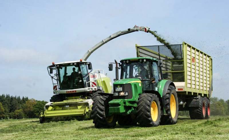 Bredehoeft Lohnarbeiten Maehen Drechseln Baggern Trecker Anhanger Heuwenden 2 Bredehoft Partner Aus Lintig